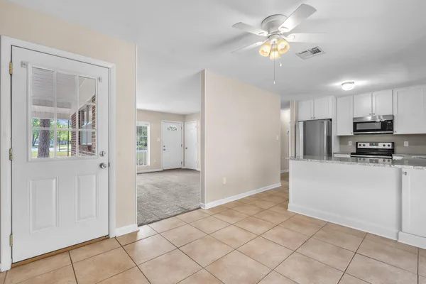 $1,650 | 385 Lincoln Avenue, Valparaiso, FL 32580