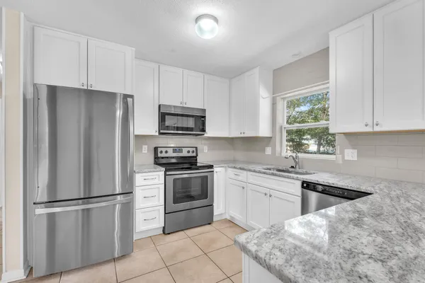 $1,650 | 385 Lincoln Avenue, Valparaiso, FL 32580