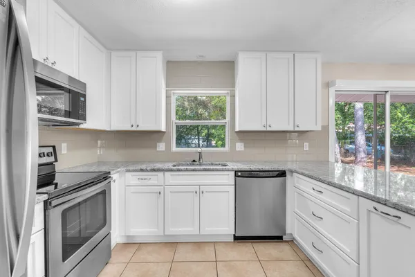 $1,650 | 385 Lincoln Avenue, Valparaiso, FL 32580