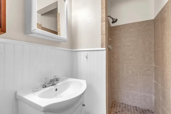 $1,650 | 385 Lincoln Avenue, Valparaiso, FL 32580