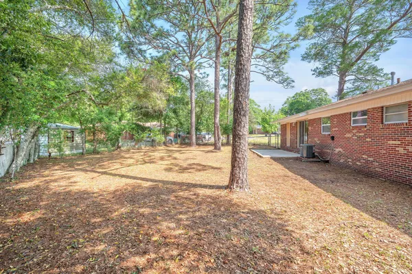 $1,650 | 385 Lincoln Avenue, Valparaiso, FL 32580