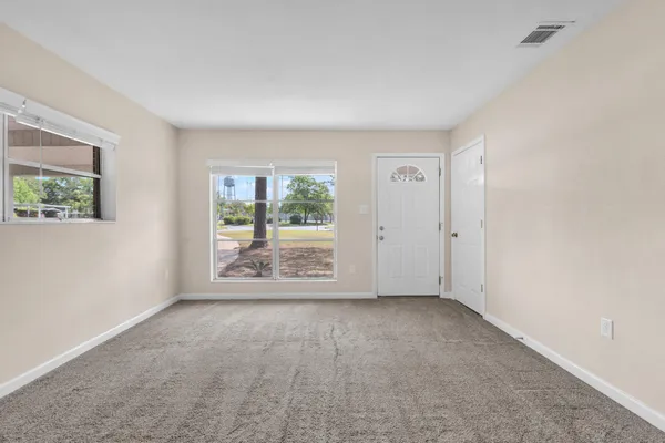 $1,650 | 385 Lincoln Avenue, Valparaiso, FL 32580