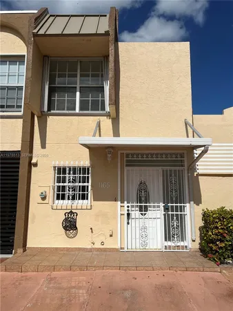 $2,600 | 1165 West 38th Terrace, Unit 35, Hialeah, FL 33012