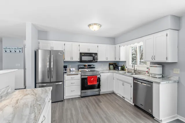 $348,000 | 30155 Akerson Street, Lindstrom, MN 55045