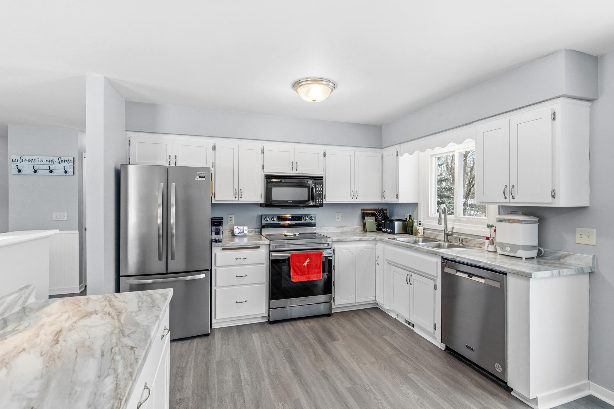 30155 Akerson Street Lindstrom, MN 55045 - Photo 7 of 29