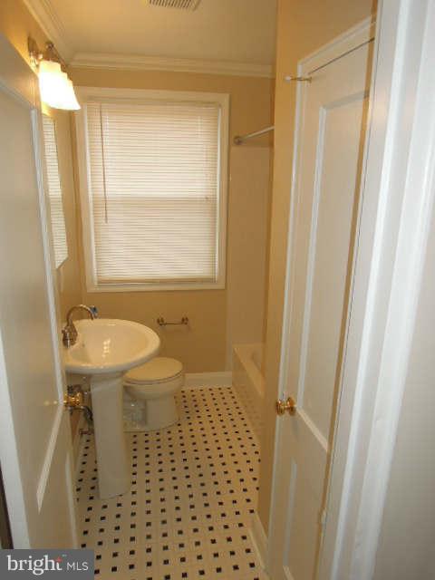 4119 Mountwood Road Baltimore, MD 21229 - Photo 20 of 29 Bath