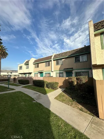 $359,000 | 155 South Wilmington Avenue, Unit C, Compton, CA 90220