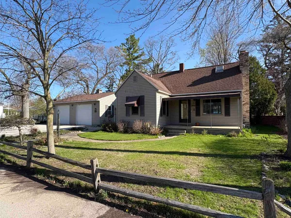 $319,900 | 225 Lagoon-Beach Drive, Bay City, MI 48706
