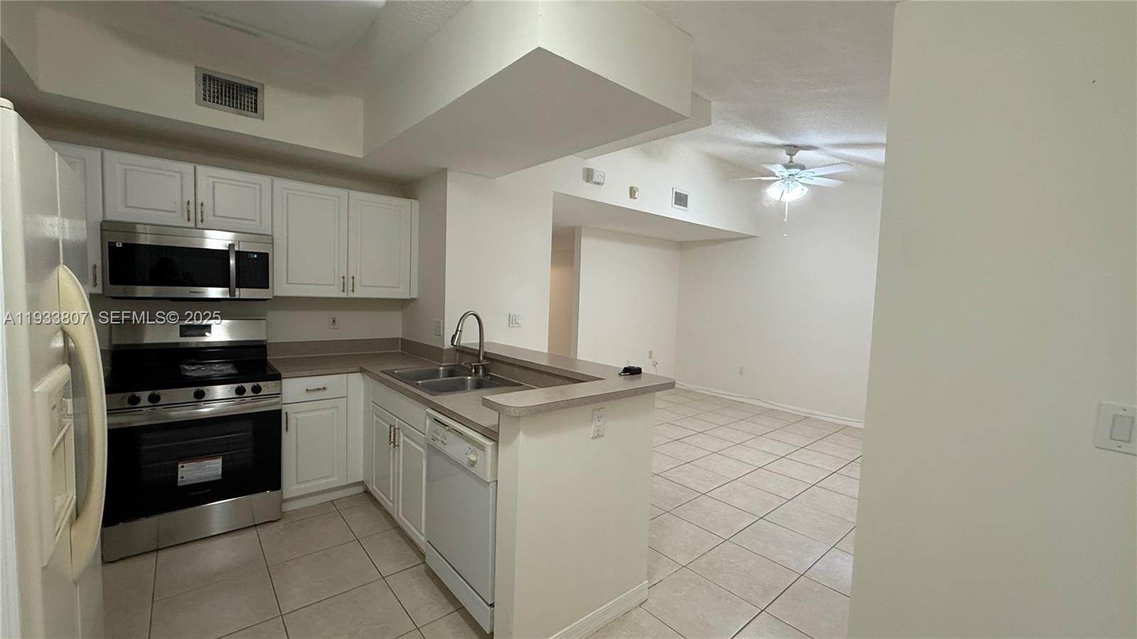 10150 Southwest 88th Street, Unit 106 Miami, FL 33176 - Photo 21 of 28
