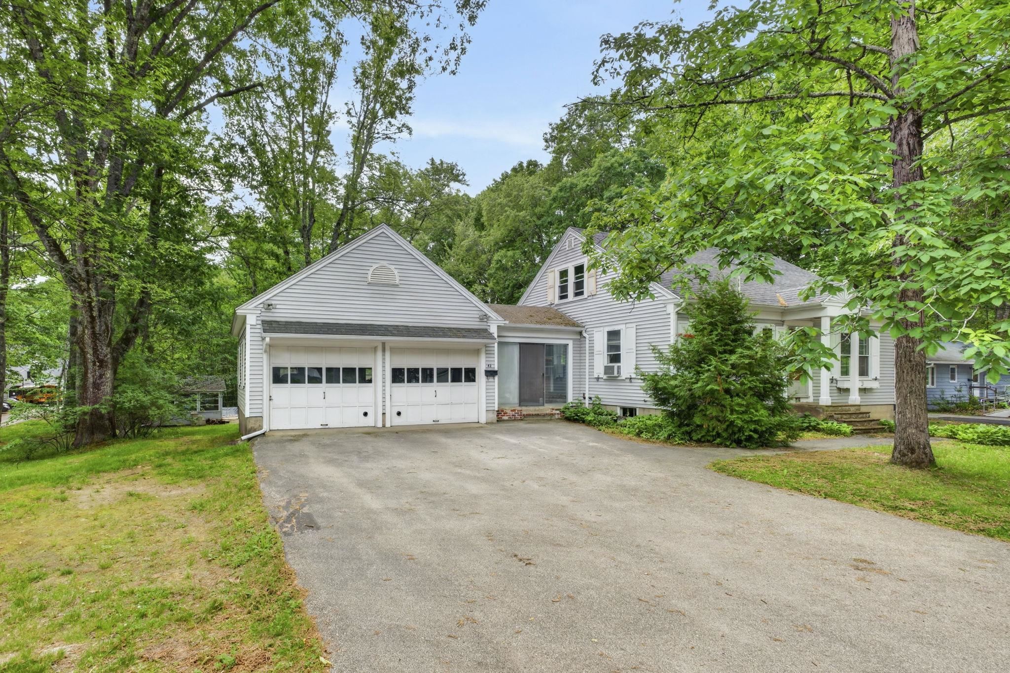 42 Oak Street Rochester, NH 03839 - Photo 2 of 36