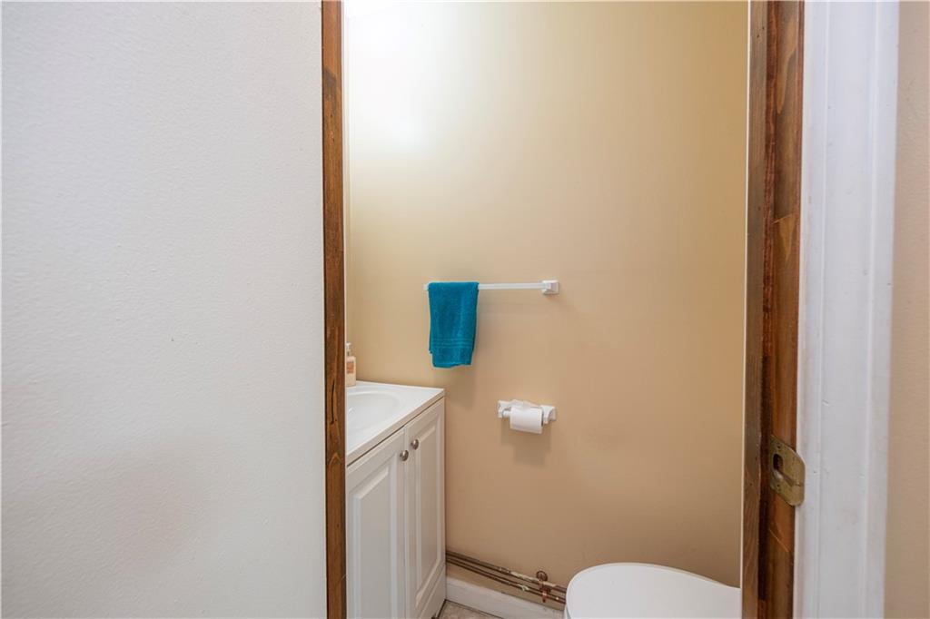 33 5th Street Pittsburgh, PA 15215 - Photo 14 of 43 a bathroom with a toilet