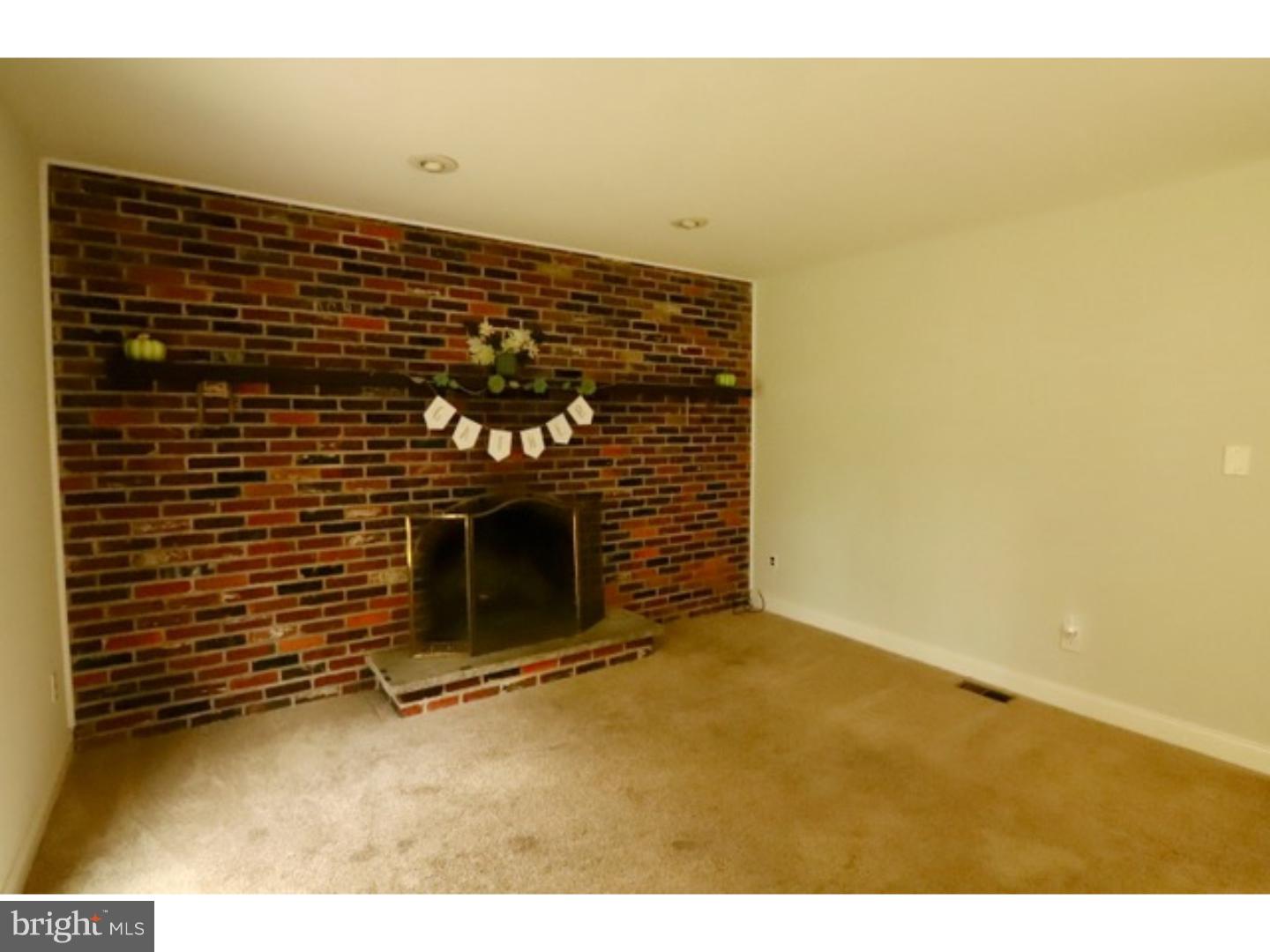 2201 Yellowstone Road Cinnaminson, NJ 08077 - Photo 8 of 23 Great Room
