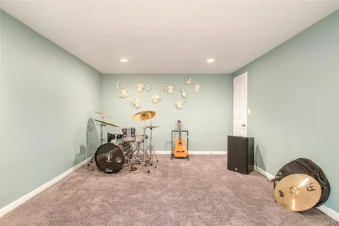 a view of a livingroom with furniture