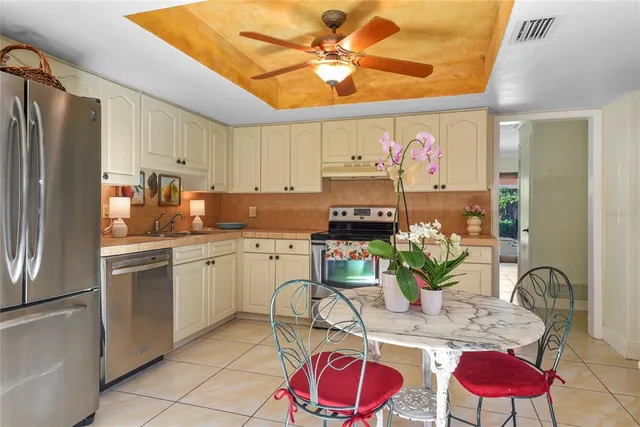 a view of a livingroom with furniture