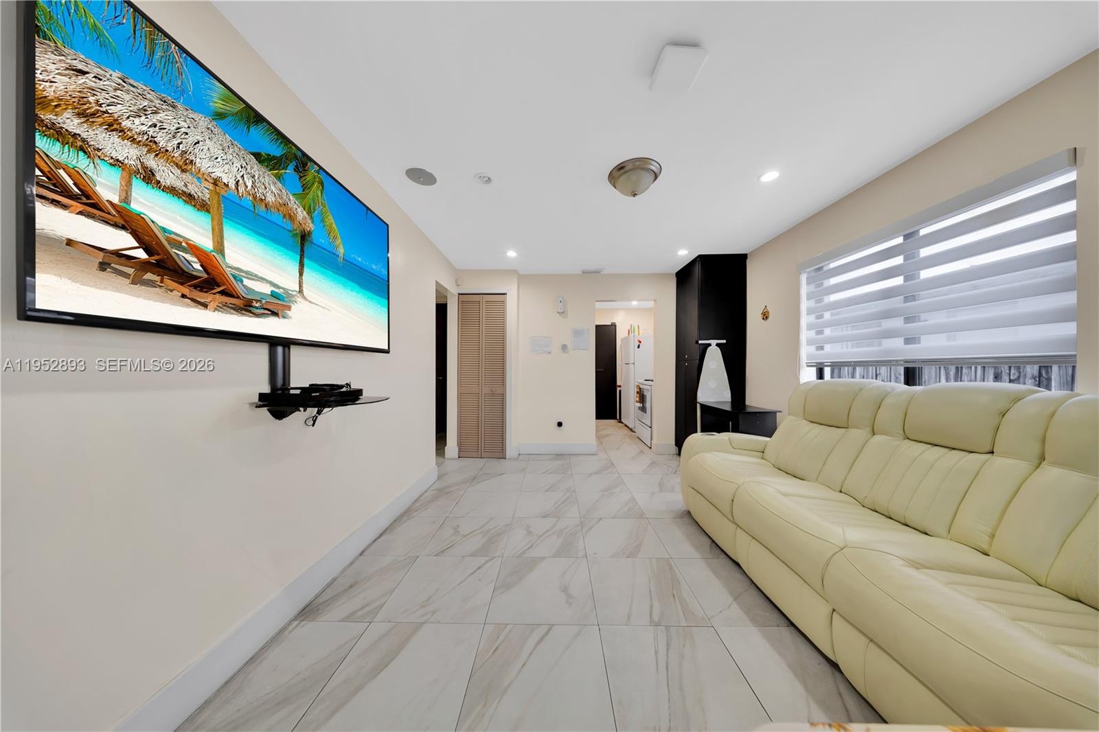 458 East 20th Street Hialeah, FL 33013 - Photo 10 of 54 Gallery Image 10