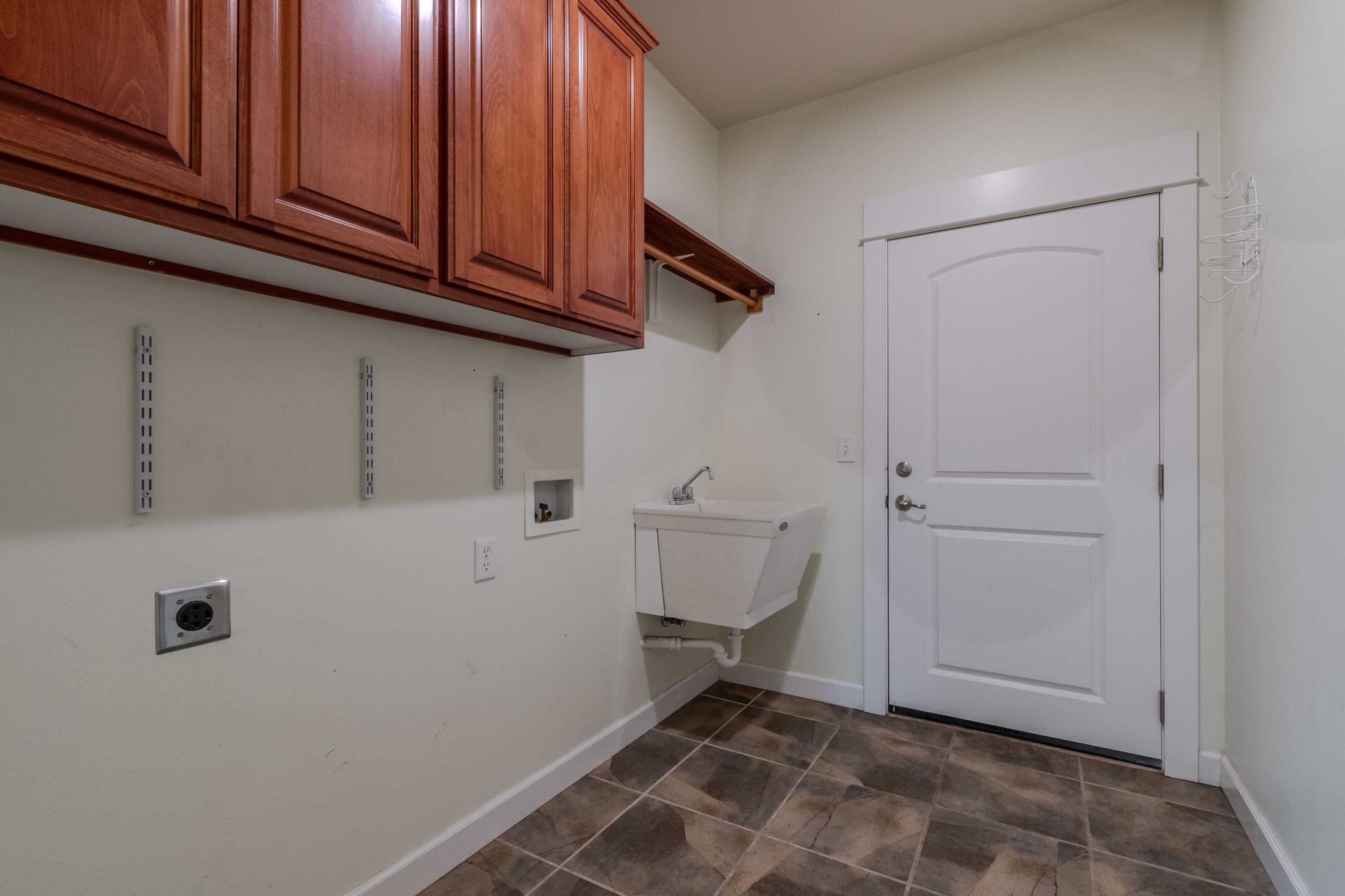 584 Barton Road Eagle Point, OR 97524 - Photo 24 of 30 01-23