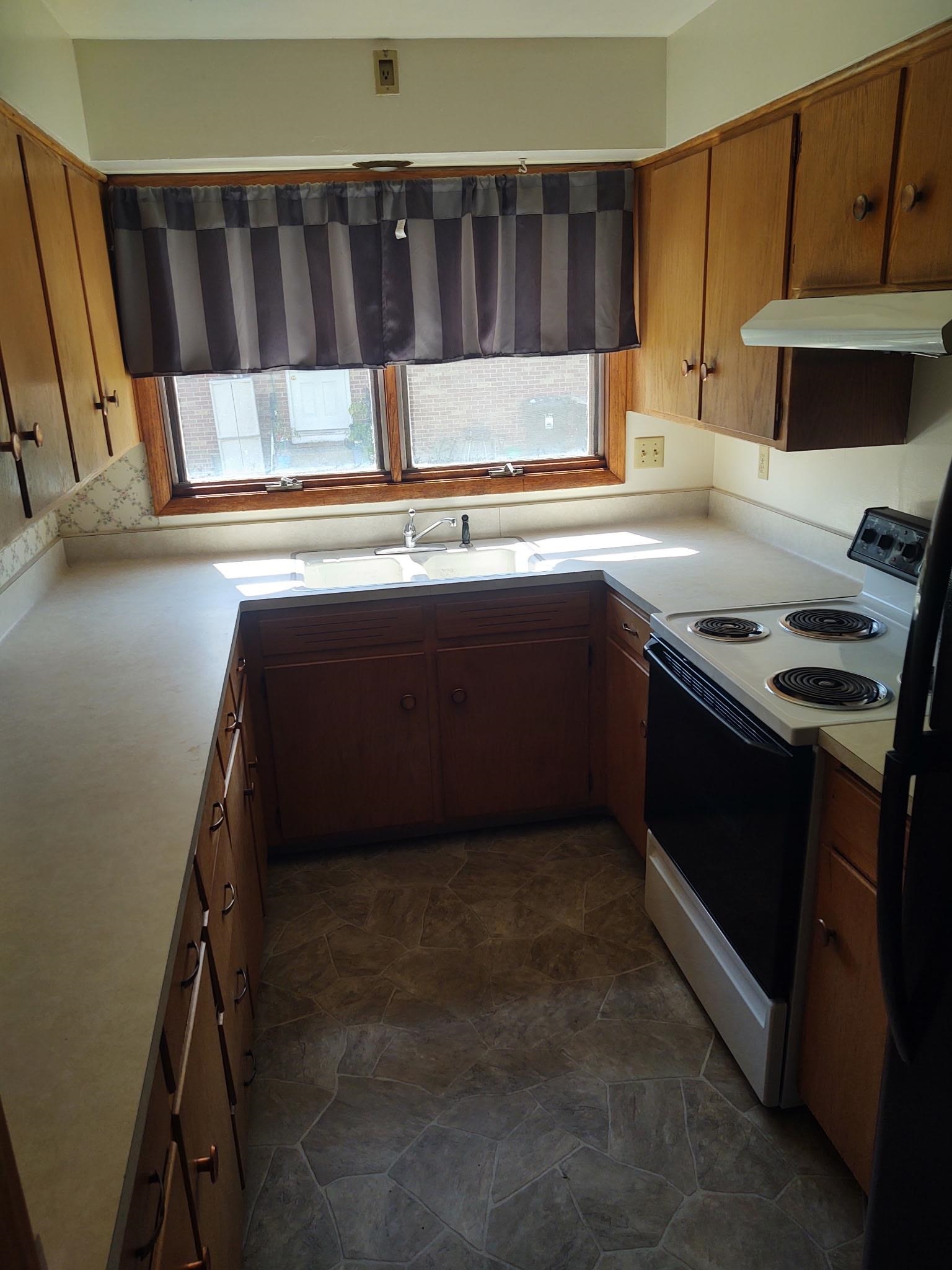 881 Columbus Street, Unit 3 Sun Prairie, WI 53590 - Photo 2 of 8