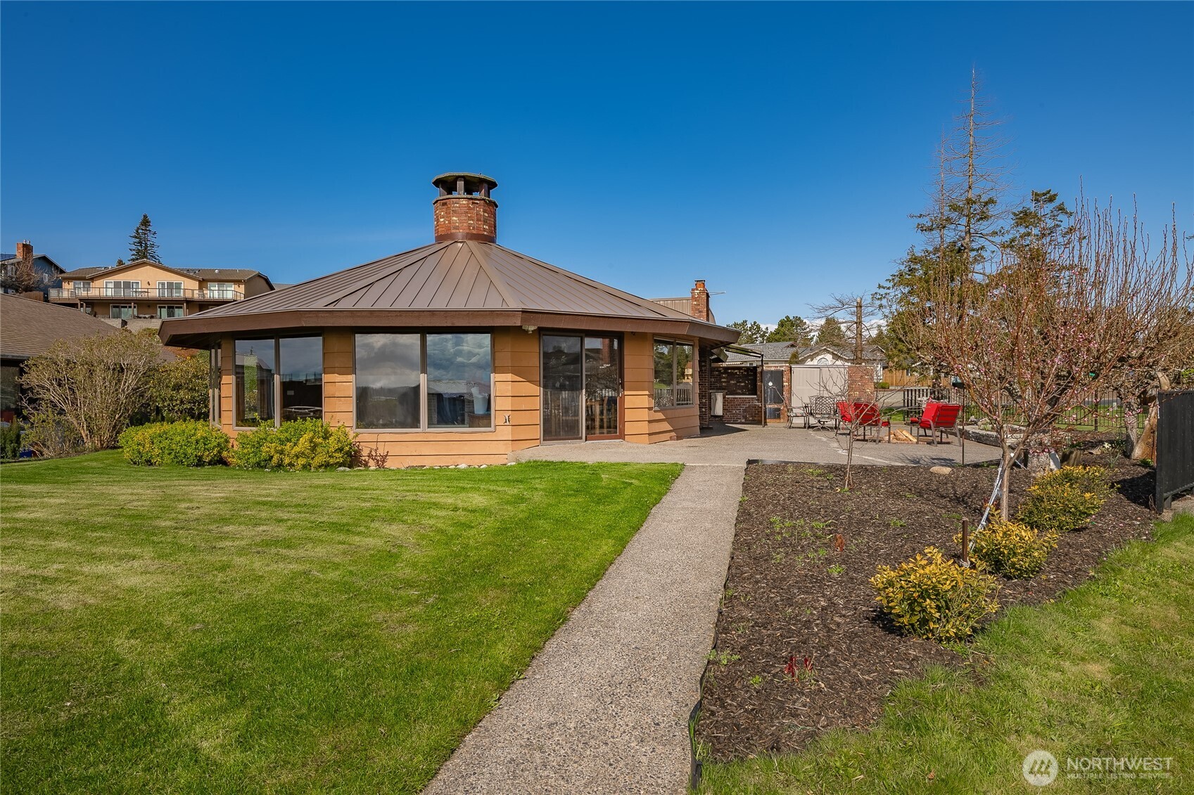 8032 Comox Road Blaine, WA 98230 - Photo 13 of 40 Gallery Image 13