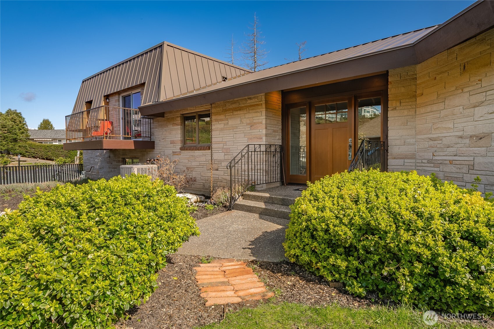 8032 Comox Road Blaine, WA 98230 - Photo 9 of 40 Gallery Image 9