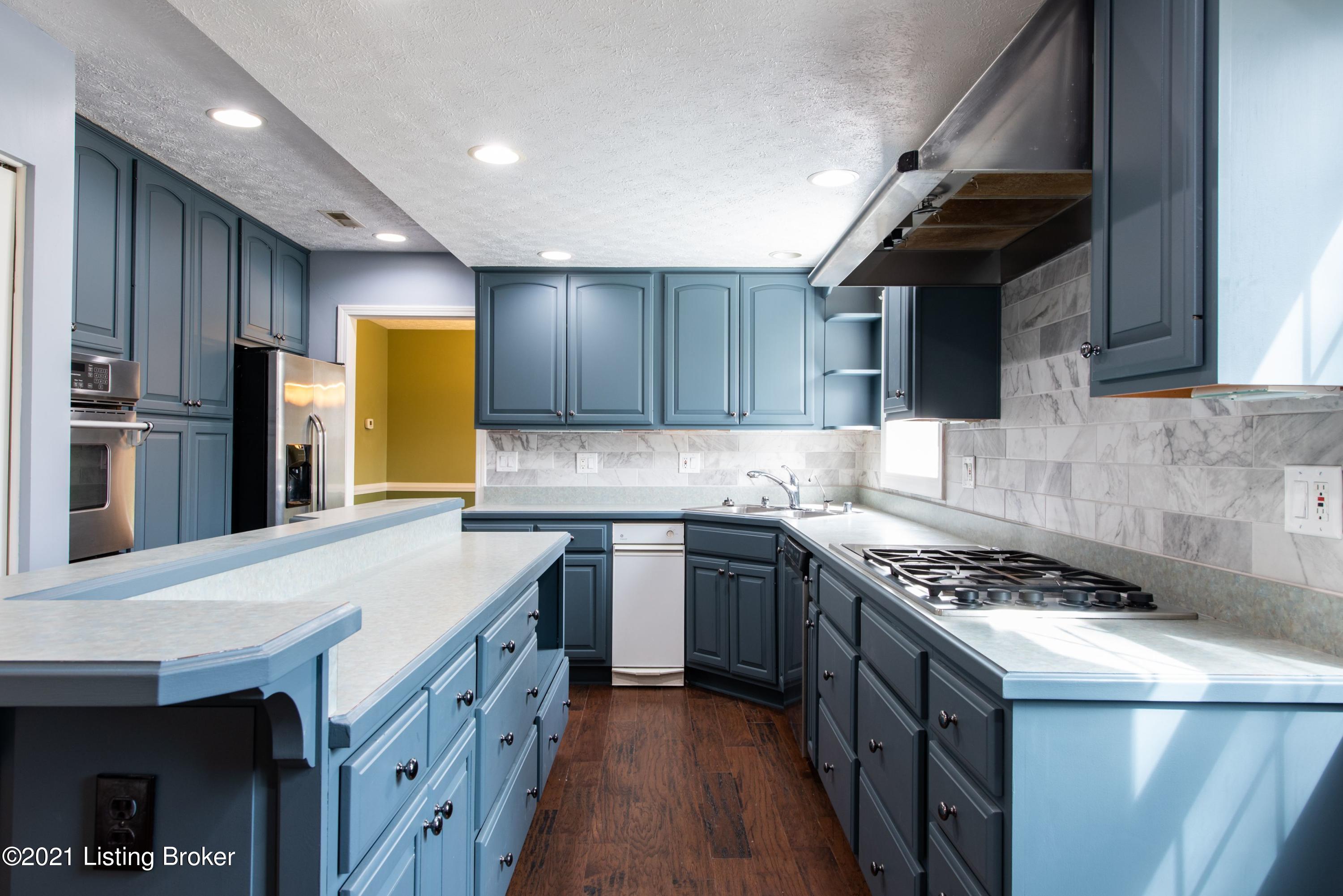 13318 Creekview Road Prospect, KY 40059 - Photo 11 of 34 Kitchen
