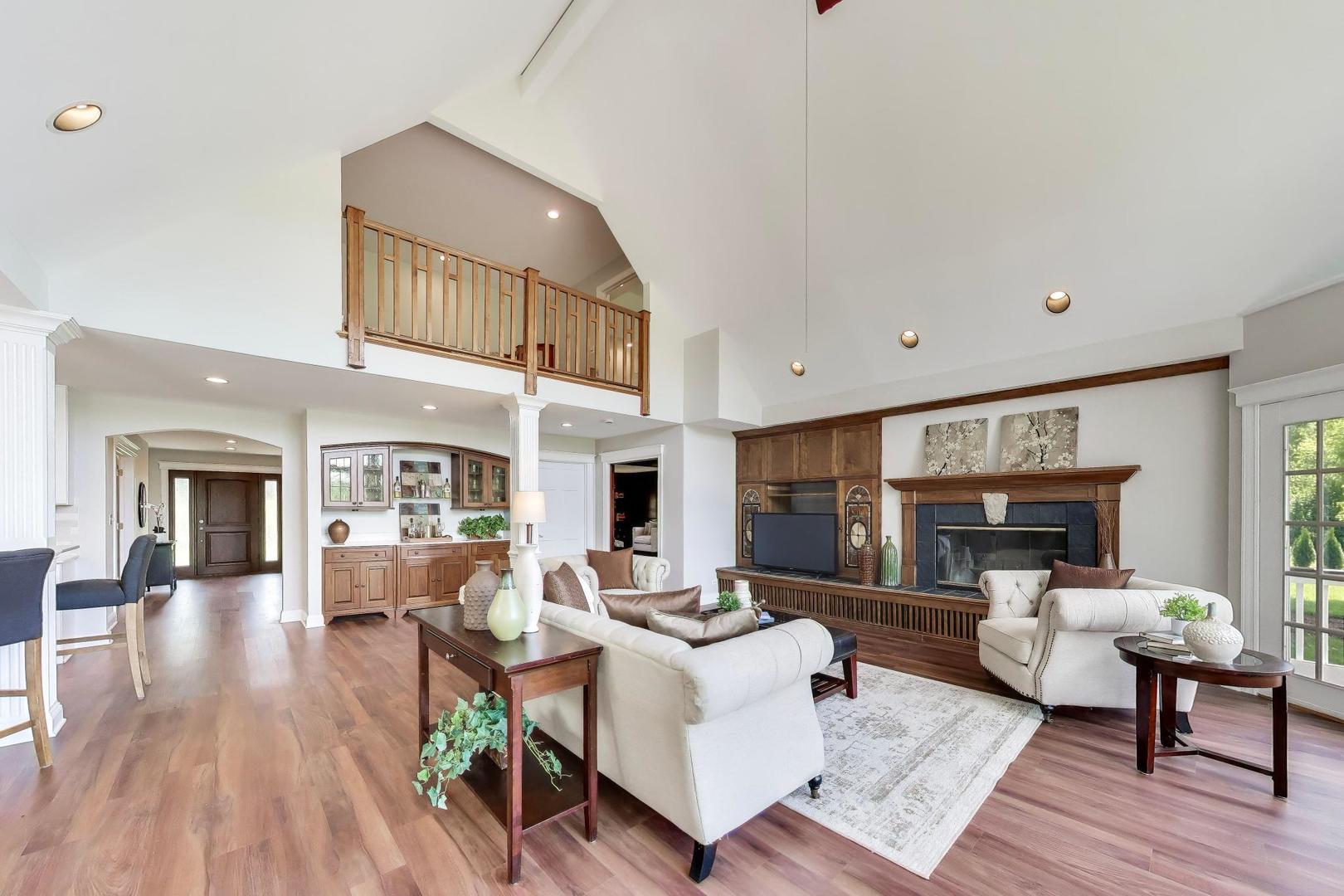 2074 Greenview Road Northbrook, IL 60062 - Photo 13 of 52 Gallery Image 13