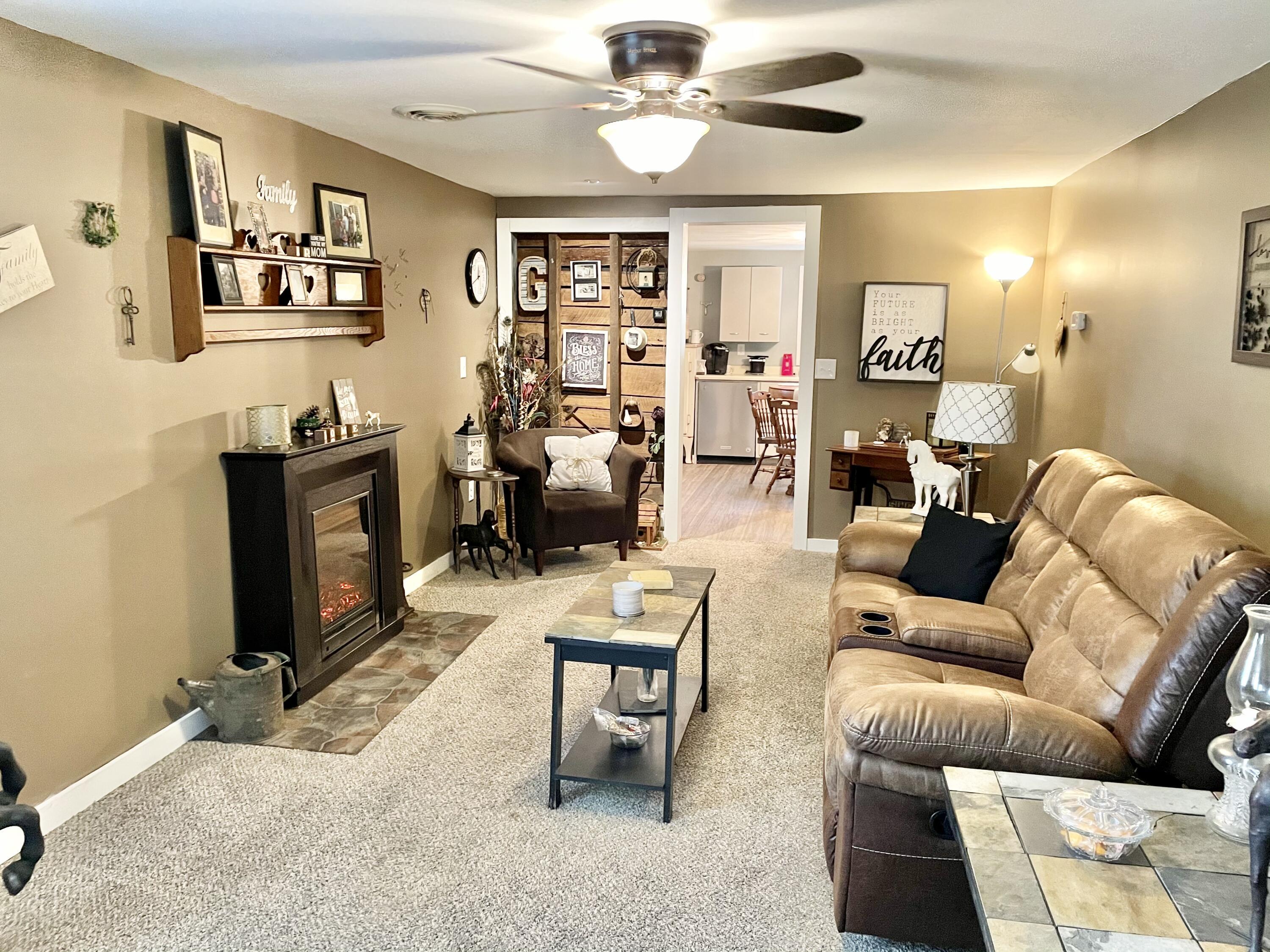1816 Rush Branch Road Somerset, KY 42501 - Photo 10 of 14 CD10079E-29FD-4F6F-8BE4-61F15E819C58<|><