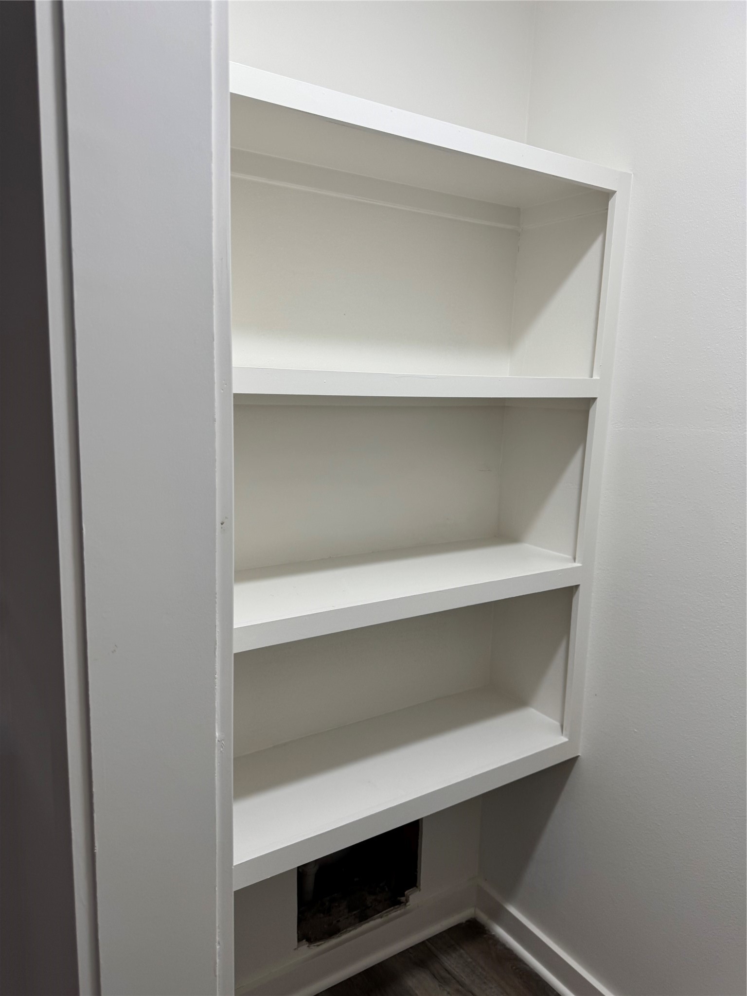 4747 Allendale Road, Unit 49 Houston, TX 77017 - Photo 4 of 8 a close view of closet