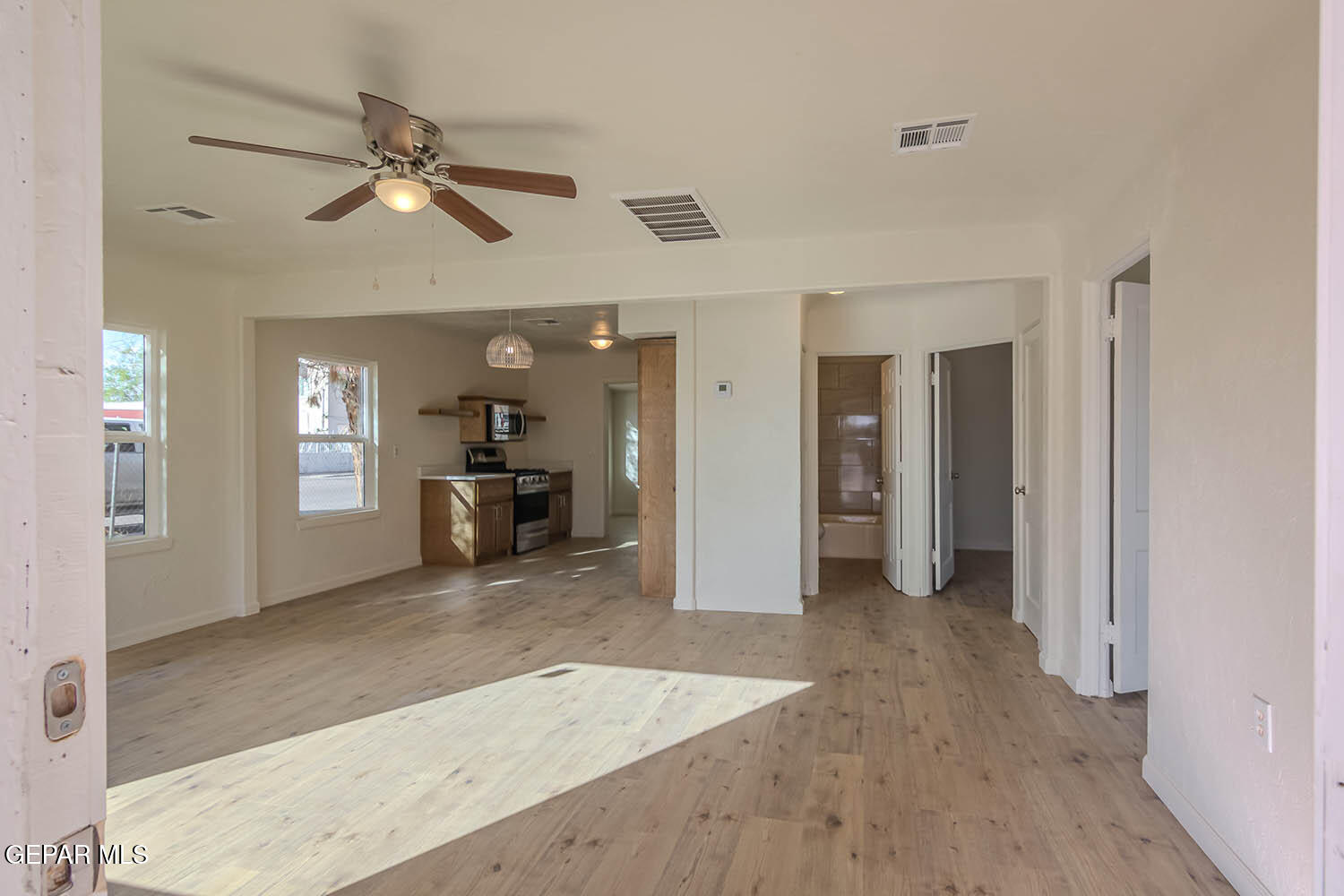 7113 Dale Road El Paso, TX 79915 - Photo 5 of 61 7113 Dale Road _ 005