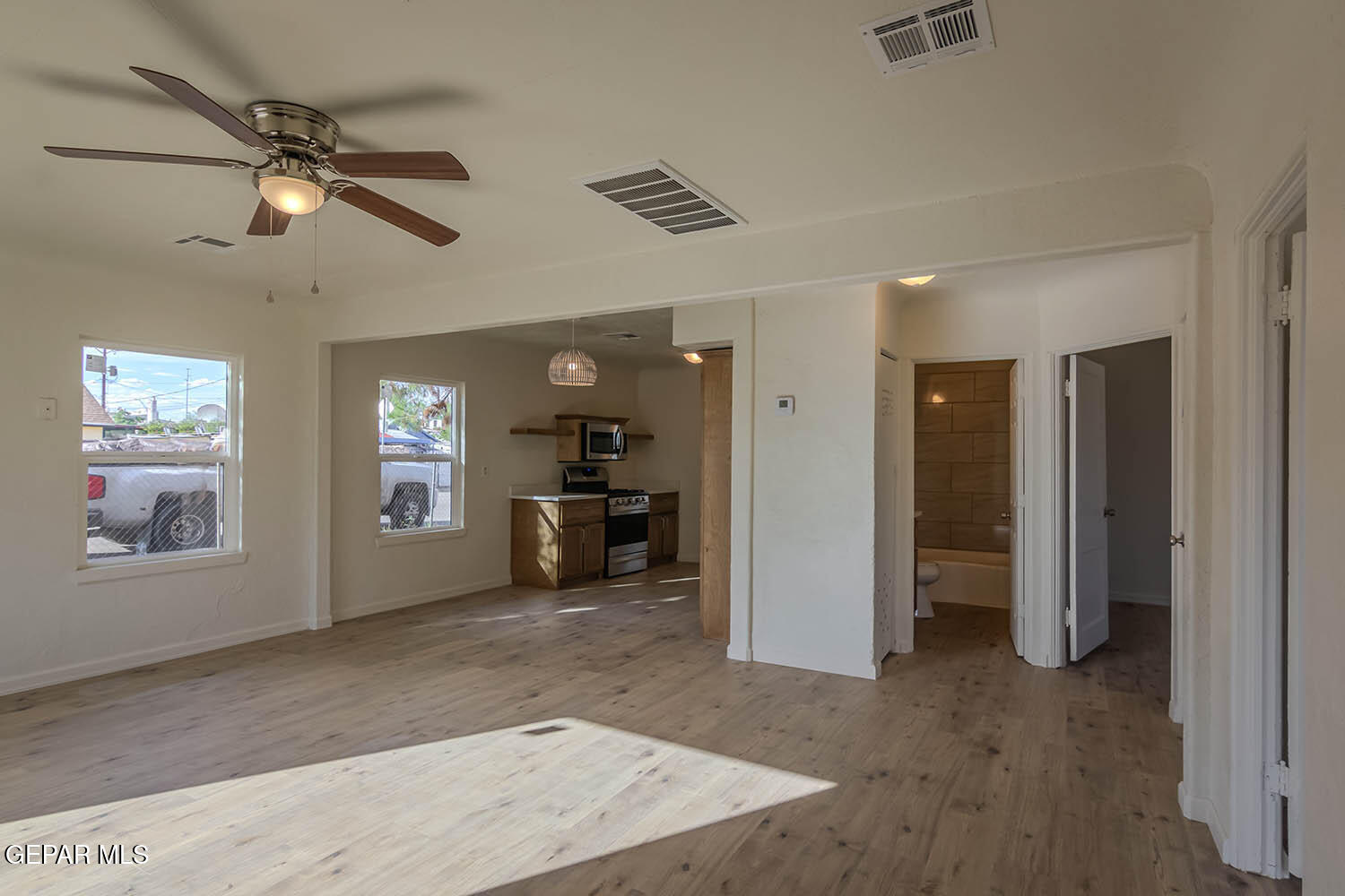 7113 Dale Road El Paso, TX 79915 - Photo 6 of 61 7113 Dale Road _ 006