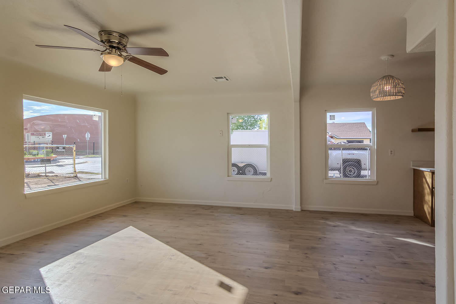 7113 Dale Road El Paso, TX 79915 - Photo 8 of 61 7113 Dale Road _ 008