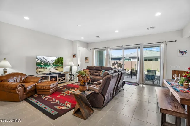 $3,800 | 866 Flatiron Trail, Apache Junction, AZ 85120