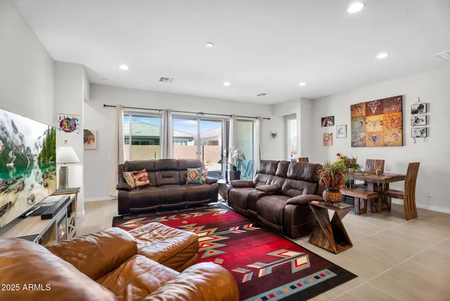 $3,800 | 866 Flatiron Trail, Apache Junction, AZ 85120