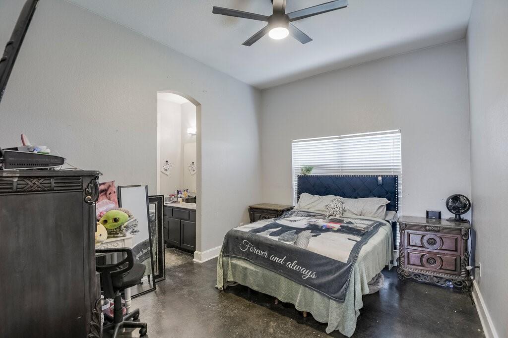 239 North Armstrong Road Venus, TX 76084 - Photo 19 of 39 Spacious room featuring vaulted ceilings, a ceiling fan with integrated lighting, and a window with horizontal blinds