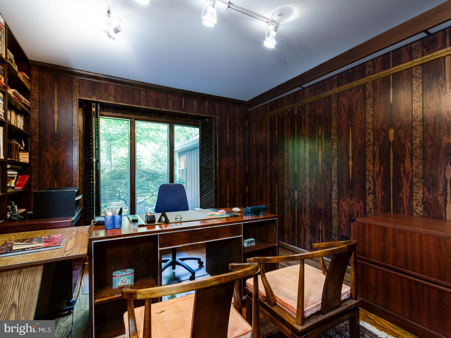 102 Box Hill Drive Cherry Hill, NJ 08003 - Photo 13 of 25 Library