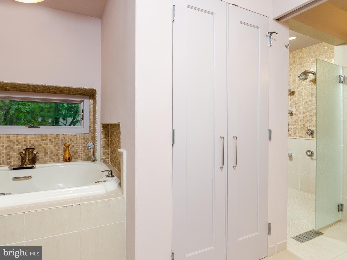 102 Box Hill Drive Cherry Hill, NJ 08003 - Photo 17 of 25 Master Bathroom