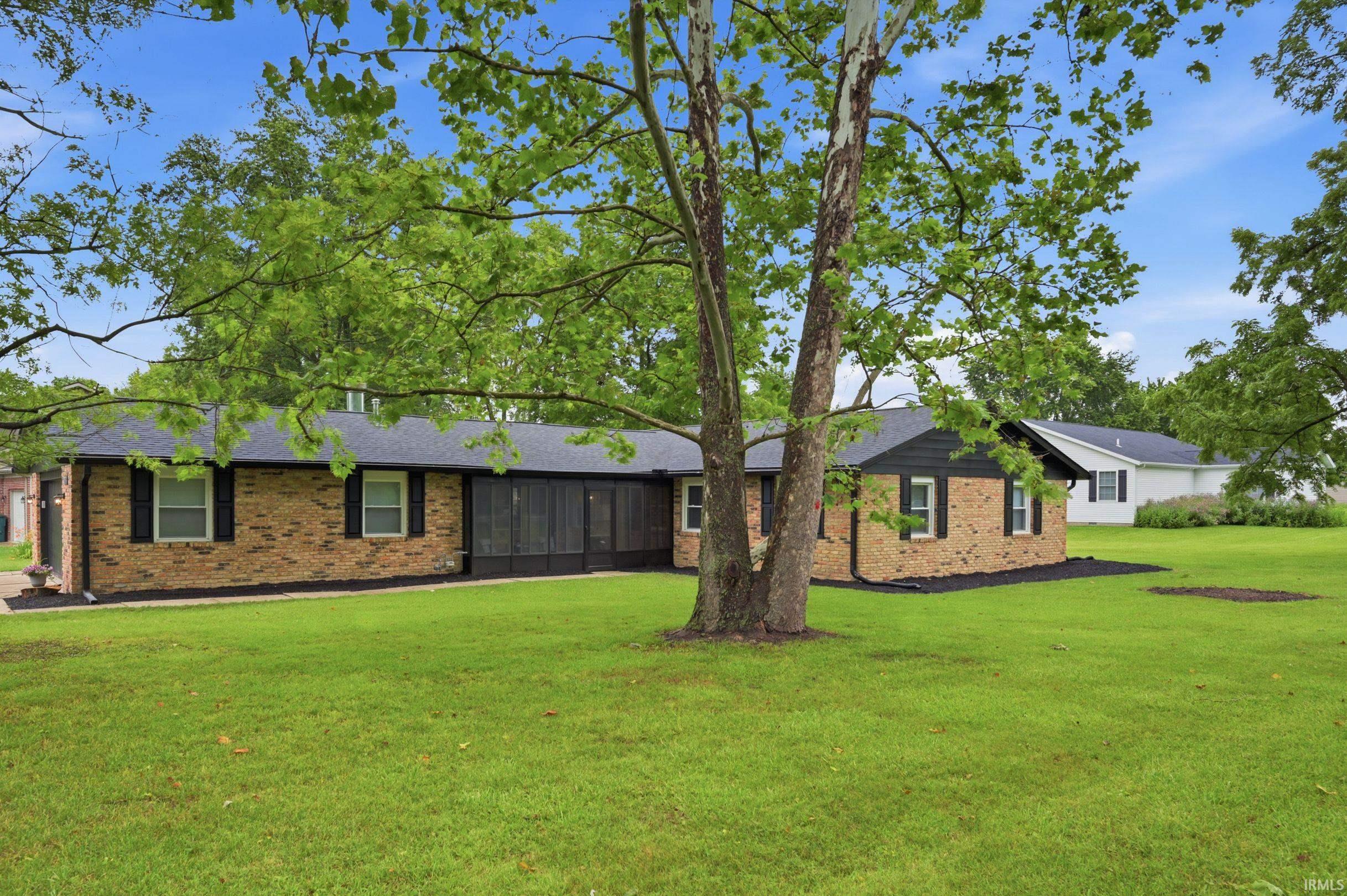 2904 West Moore Road Muncie, IN 47304 - Photo 2 of 27