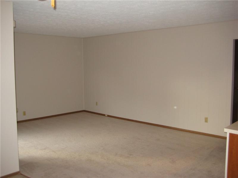 7540 Miracle Road Indianapolis, IN 46237 - Photo 10 of 16 Gallery Image 10