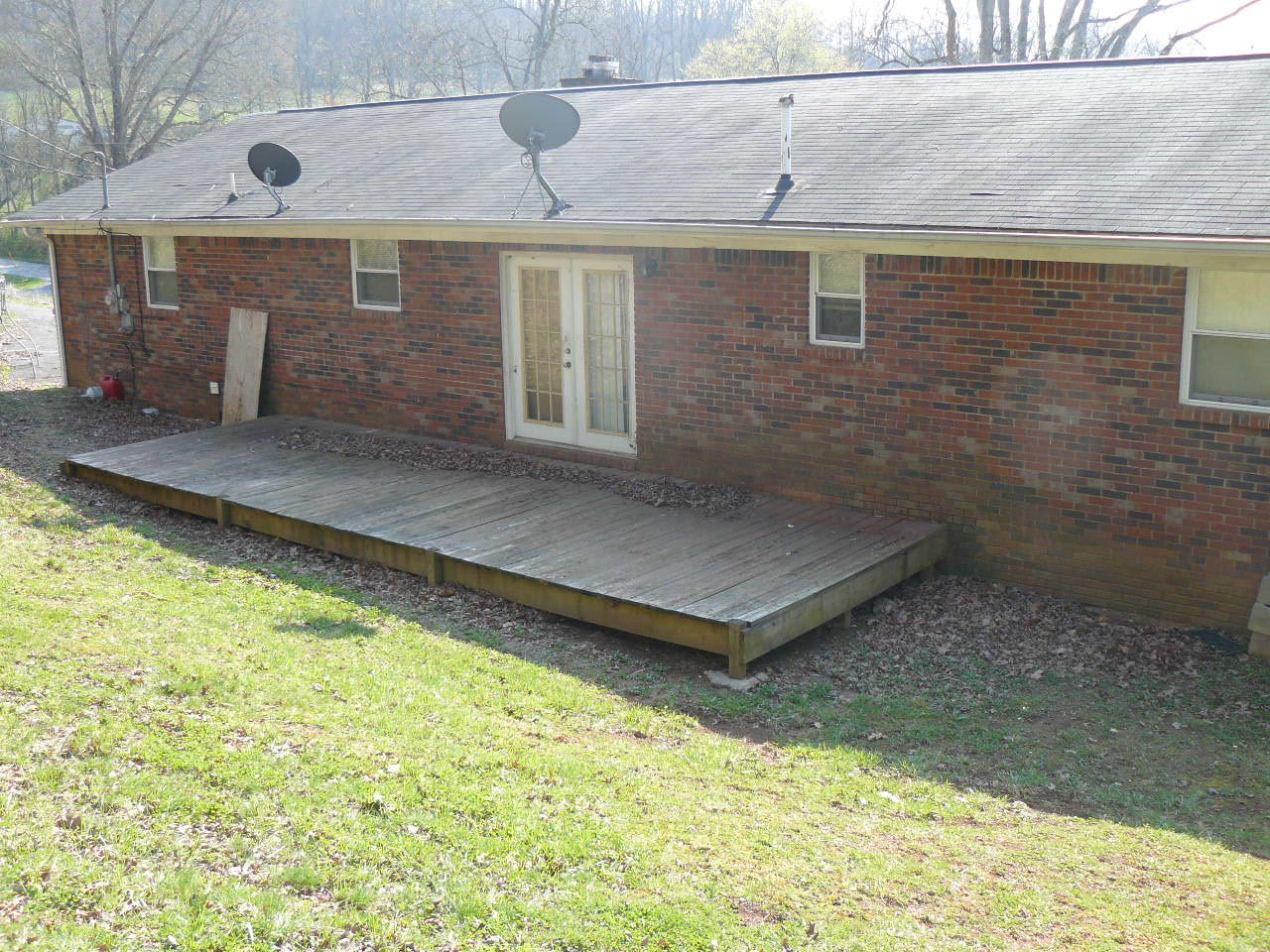 901 Blue Top Road Tazewell, TN 37879 - Photo 2 of 15 P1370458