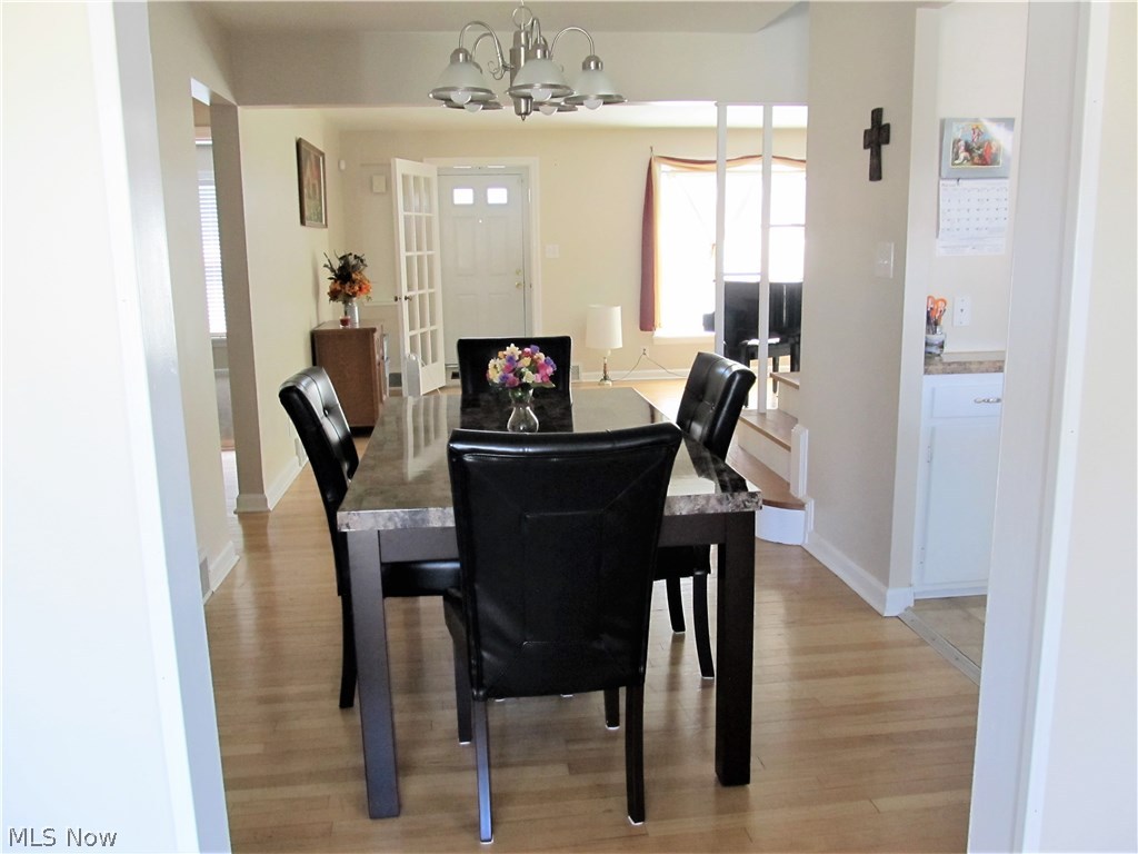 4149 Stilmore Road Cleveland, OH 44121 - Photo 6 of 25 Dining Room
