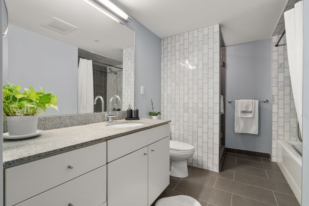 25 Channel Center Street, Unit 807 Boston, MA 02210 - Photo 17 of 26