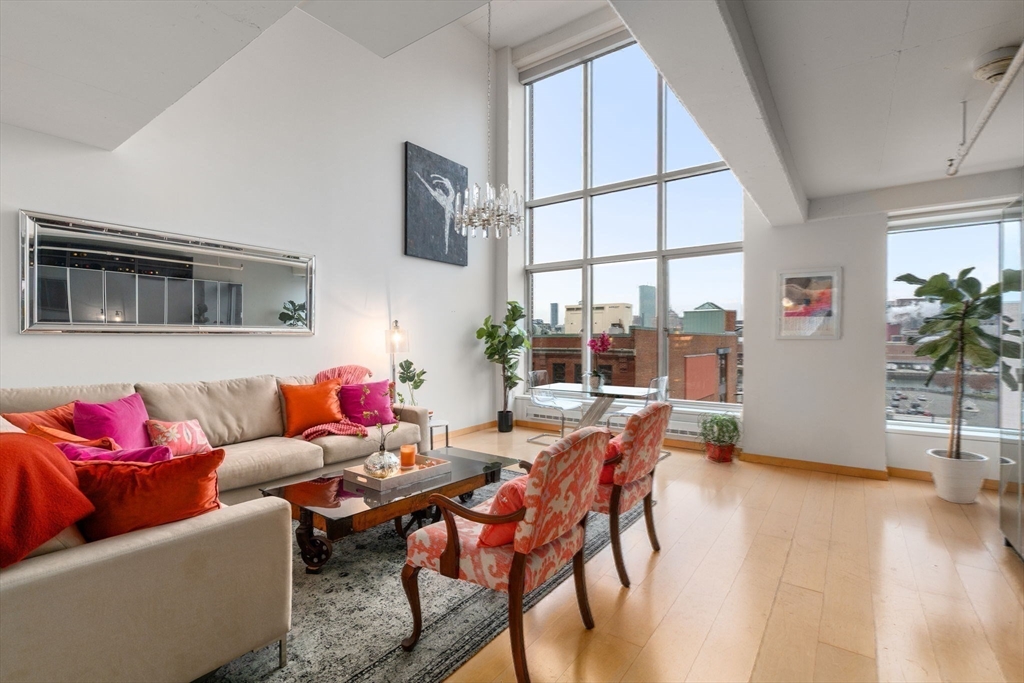 25 Channel Center Street, Unit 807 Boston, MA 02210 - Photo 2 of 26
