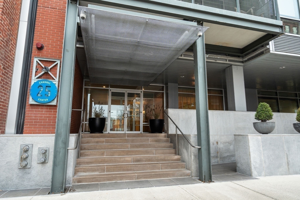 25 Channel Center Street, Unit 807 Boston, MA 02210 - Photo 21 of 26