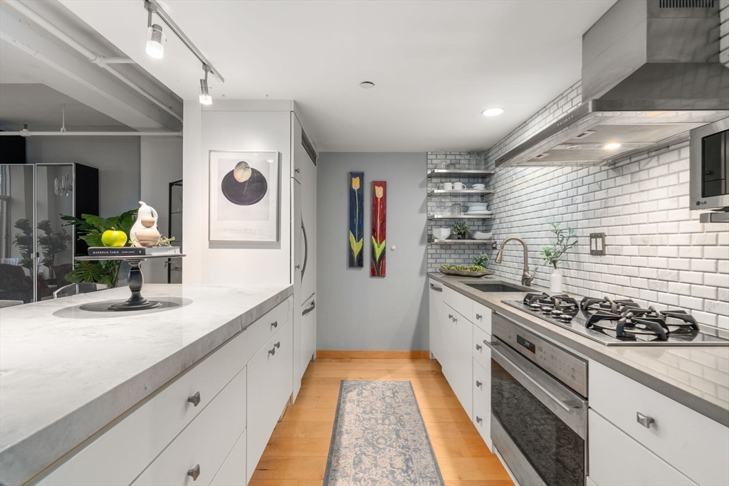 25 Channel Center Street, Unit 807 Boston, MA 02210 - Photo 7 of 26