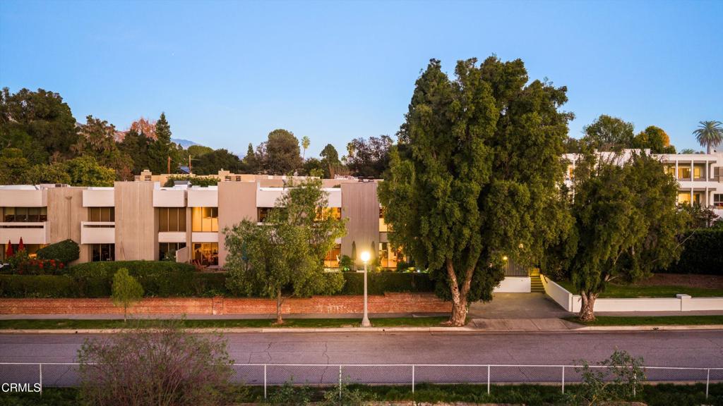 200 Arroyo Terrace Pasadena, CA 91103 - Photo 57 of 66 066-11_200 Arroyo TWILIGHT