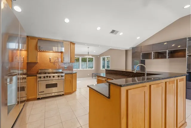 $869,900 | 14 Raylen Avenue, Peabody, MA 01960