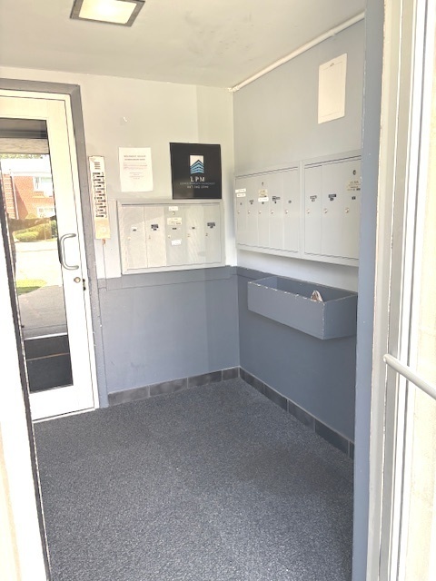 4659 Dobson Street, Unit 1A Skokie, IL 60076 - Photo 2 of 12