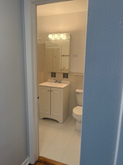 4659 Dobson Street, Unit 1A Skokie, IL 60076 - Photo 9 of 12