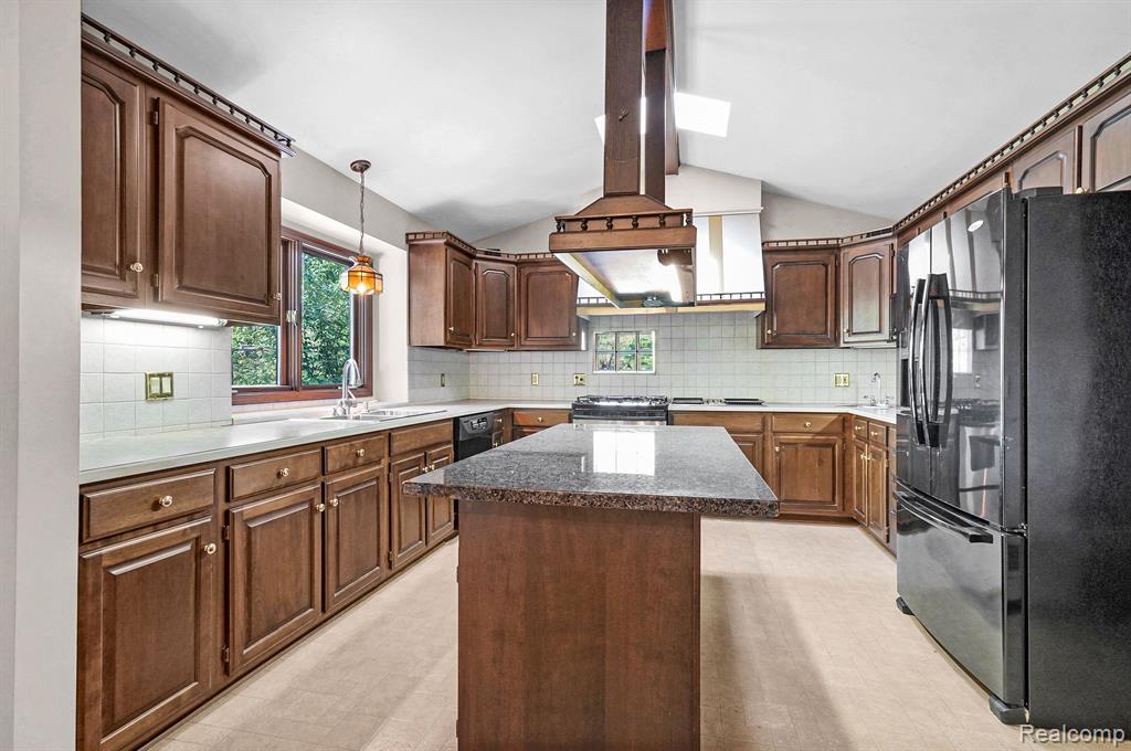 2455 Munster Road Rochester Hills, MI 48309 - Photo 8 of 36