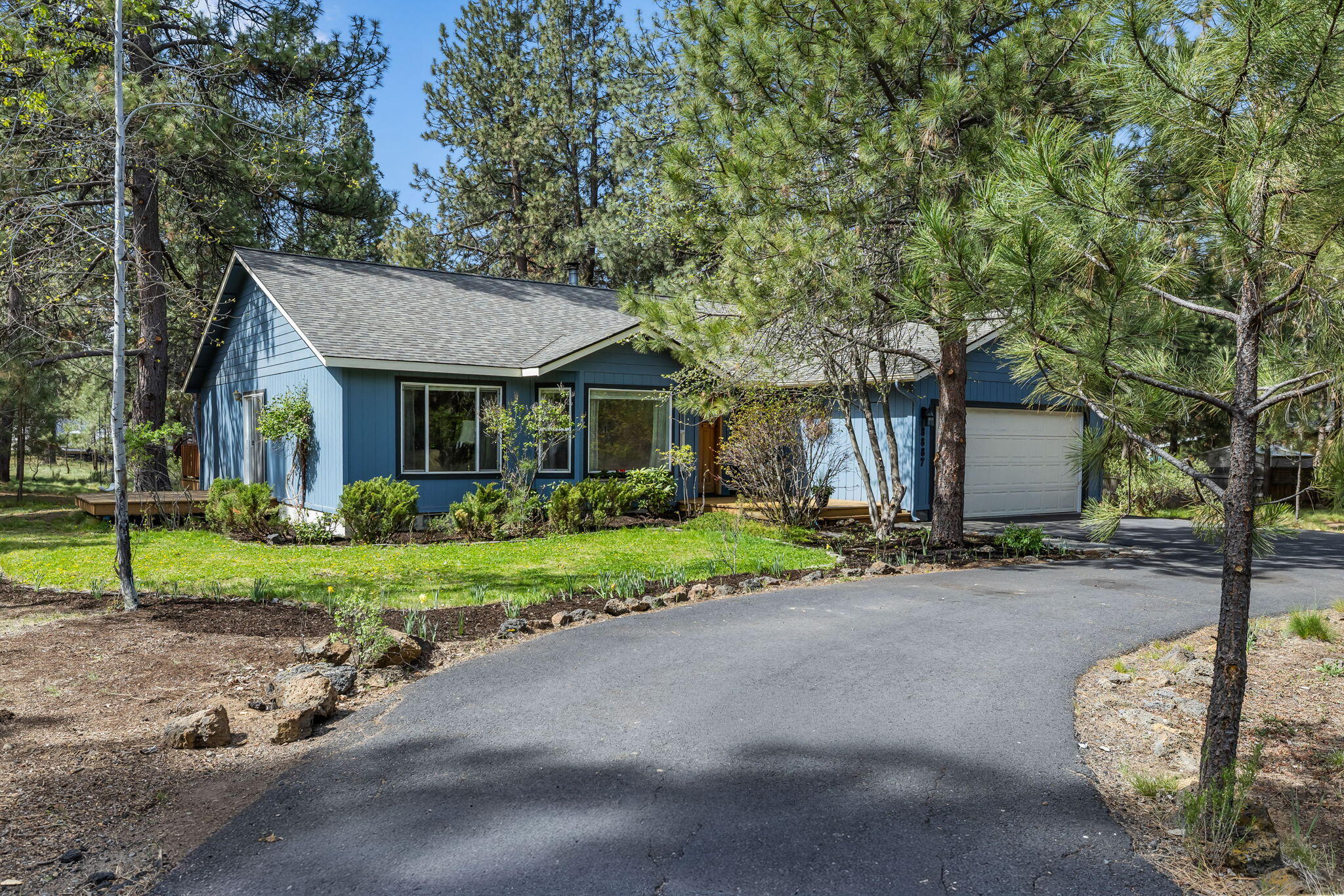 18887 Choctaw Road Bend, OR 97702 - Photo 16 of 38 View from the left driveway