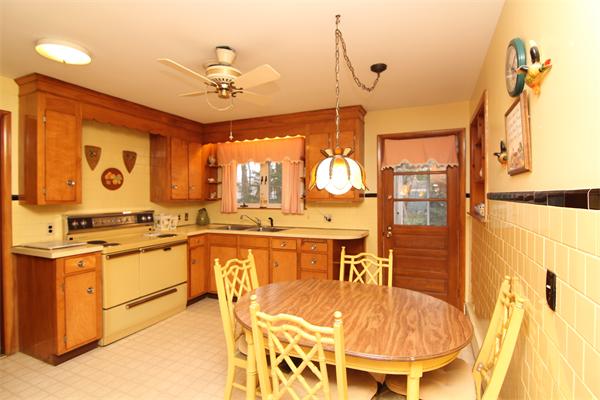 6 Country Club Road Stoneham, MA 02180 - Photo 13 of 25 Gallery Image 13
